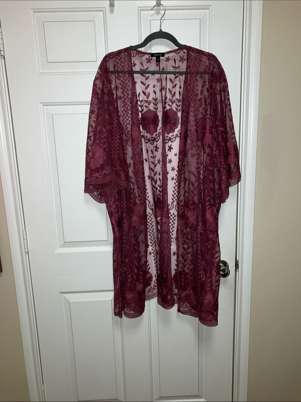 Torrid Burgundy Floral Sheer Lace Kimono/Cardigan Size 3/4 Plus